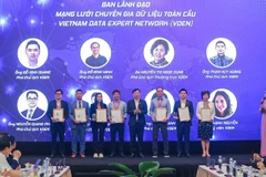 Ban lãnh đạo Mạng lưới chuyên gia dữ liệu toàn cầu ra mắt. 