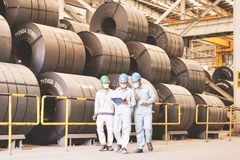 Sản xuất thép xuất khẩu tại Thành phố Hồ Chí Minh. (Ảnh TÙNG ANH)