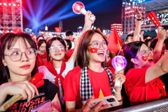 Ngày 16/8 người dân hãy mặc áo đỏ sao vàng, hòa cùng “Việt Nam tiến bước” tại Huế.