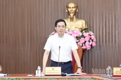 Chủ tịch Ủy ban nhân dân tỉnh Quảng Ngãi Nguyễn Hoàng Giang phát biểu kết luận tại phiên họp.