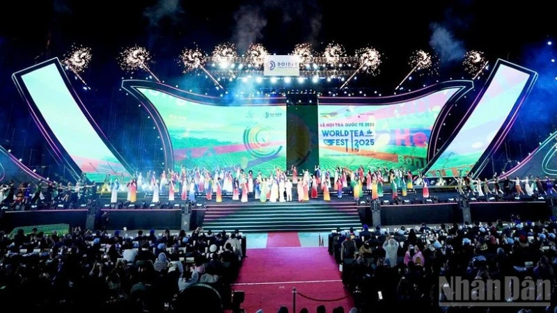 Quang cảnh khai mạc Lễ hội Trà quốc tế-World Tea Fest 2025 tại Lâm Đồng.