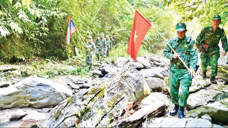 Tuần tra song phương biên giới cấp tỉnh Nghệ An (Việt Nam)-Xiêng Khoảng (Lào).