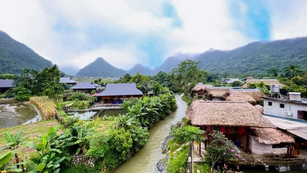 Một góc thung lũng Lâm Thượng bên dòng Khuổi Nọi.