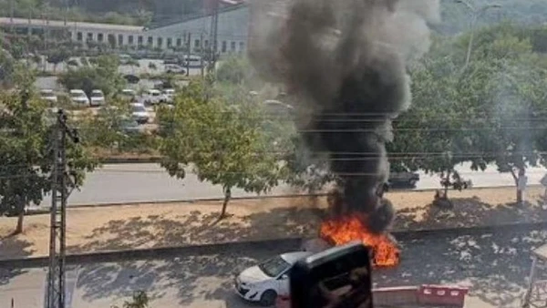 Ảnh chụp bằng điện thoại di động ngày 11/11/2025 cho thấy hiện trường vụ nổ ở Islamabad, Pakistan. (Ảnh: Tân Hoa xã)