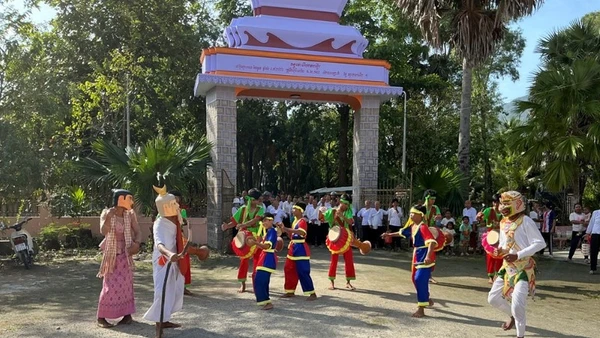 Biểu diễn múa trống Chhay-dăm ở chùa Snaydonkum.