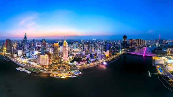 Thành phố Hồ Chí Minh với những dấu ấn hạ tầng đổi thay mạnh mẽ.