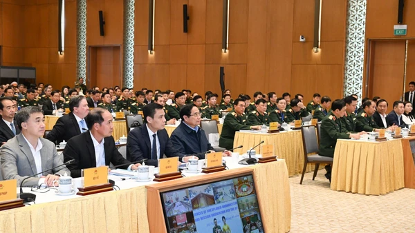 Thủ tướng Chính phủ Phạm Minh Chính chủ trì Hội nghị tổng kết thực hiện chương trình hành động quốc gia khắc phục hậu quả bom mìn sau chiến tranh ở Việt Nam giai đoạn 2010-2025 và phương hướng nhiệm vụ giai đoạn tiếp theo. (Ảnh TRẦN HẢI)