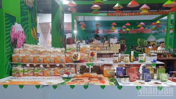 Triển lãm Quốc tế Vietfood & Beverage-Propack Vietnam 2026 với 1.400 gian hàng của hơn 1.000 doanh nghiệp, đến từ hơn 20 quốc gia và vùng lãnh thổ, thu hút hơn 30.000 lượt khách tham quan chuyên ngành và người tiêu dùng.