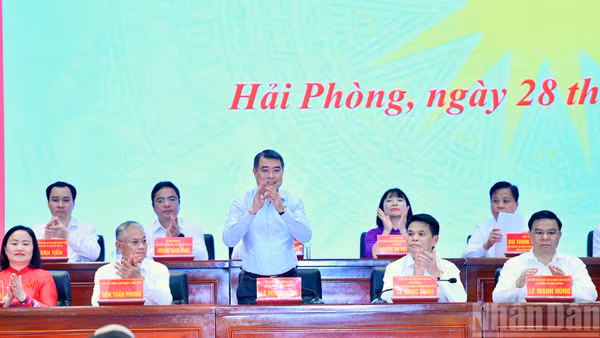 Thủ tướng Chính phủ Lê Minh Hưng dự Hội nghị tiếp xúc cử tri thành phố Hải Phòng sau Kỳ họp thứ nhất, Quốc hội khóa XVI. (Ảnh THANH GIANG)