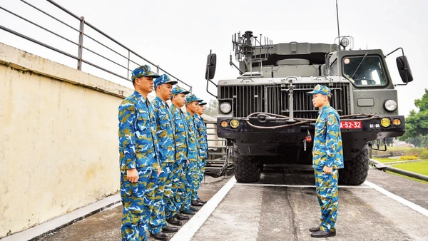 Chiến sĩ Trung đoàn 64 luyện tập các phương án sẵn sàng chiến đấu. (Ảnh: THẾ ĐẠI)