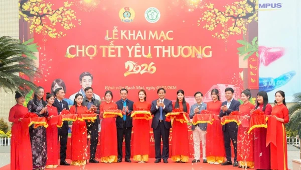 Khai mạc phiên chợ giàu ý nghĩa nhân văn.