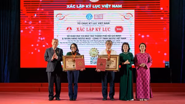 Hội thi Thể dục Thể thao học sinh Thành phố Hồ Chí Minh năm học 2025-2026 đã được Tổ chức Kỷ lục Việt Nam (VietKings) xác lập là “Hội thi thể thao học sinh cấp thành phố có số lượng học sinh tham gia đông nhất Việt Nam”.