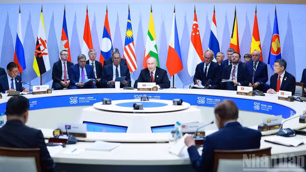 Phiên họp toàn thể Hội nghị Cấp cao kỷ niệm 35 năm quan hệ ASEAN-Nga.