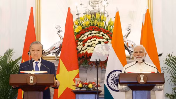 Tổng Bí thư, Chủ tịch nước Tô Lâm và Thủ tướng Ấn Độ Narendra Modi gặp gỡ báo chí. (Ảnh: Thống Nhất/TTXVN)