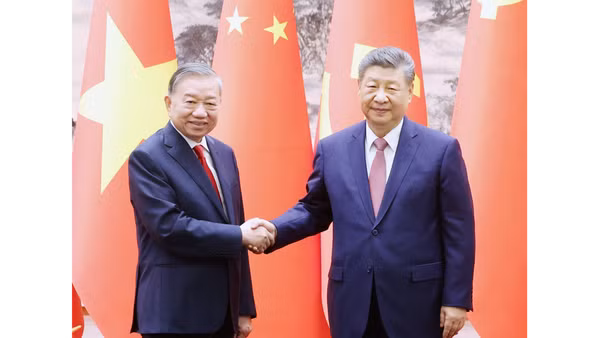 Tổng Bí thư, Chủ tịch nước Tô Lâm và Tổng Bí thư, Chủ tịch nước Tập Cận Bình chứng kiến Lễ ký các văn kiện hợp tác giữa hai nước. (Ảnh: Thống Nhất/TTXVN)