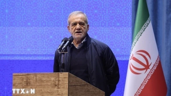 Tổng thống Iran Masoud Pezeshkian phát biểu tại một sự kiện. (Ảnh: IRNA/TTXVN)