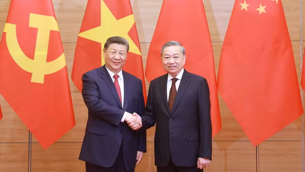 Chiều 14/4/2025, tại Phủ Chủ tịch, Tổng Bí thư Ban Chấp hành Trung ương Đảng Cộng sản Việt Nam Tô Lâm chủ trì Lễ đón trọng thể Tổng Bí thư Ban Chấp hành Trung ương Đảng Cộng sản Trung Quốc, Chủ tịch nước Cộng hòa nhân dân Trung Hoa Tập Cận Bình thăm cấp Nhà nước tới Việt Nam theo nghi thức cao nhất dành cho nguyên thủ quốc gia. (Ảnh: SƠN TÙNG)