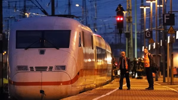 Tàu hỏa trật bánh ở Dortmund, Đức (Ảnh minh họa: Tân Hoa xã)