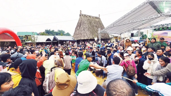 Chương trình “Xuân Biên phòng - Ấm lòng dân bản” năm 2026 được tổ chức ở xã biên giới Hùng Sơn, thành phố Đà Nẵng.