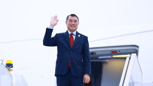 Thủ tướng Lê Minh Hưng kết thúc chuyến tham dự Hội nghị Cấp cao Kỷ niệm 35 năm quan hệ ASEAN-Nga. (Ảnh: Dương Giang/TTXVN)