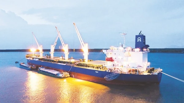 Tổng công ty Phân bón dầu khí Cà Mau xuất khẩu thành công lô hàng đầu tiên sang thị trường Mỹ.