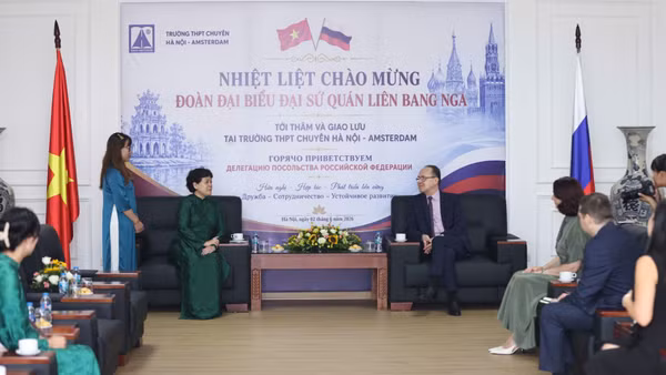 Quang cảnh cuộc gặp gỡ và giao lưu. (Ảnh: THANH TÙNG)
