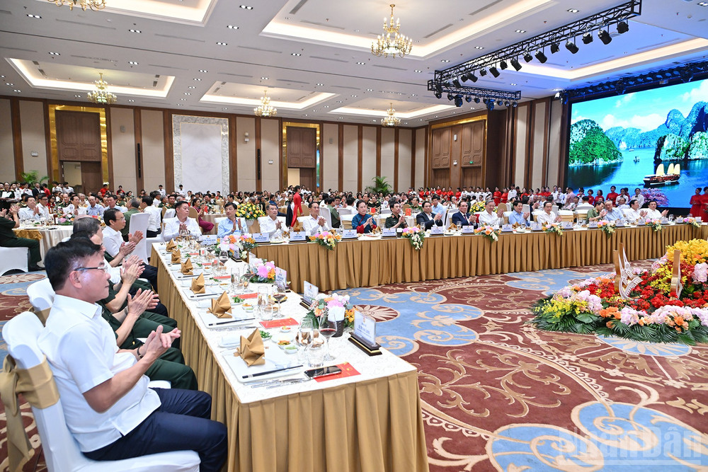 Tổng Bí thư Tô Lâm cùng các đồng chí lãnh đạo, nguyên lãnh đạo Đảng, Nhà nước tham dự buổi gặp mặt. ndo_br_5.jpg