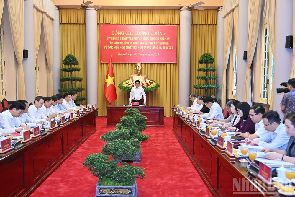 Quang cảnh buổi làm việc của Chủ tịch nước Lương Cường với Tỉnh ủy Hưng Yên và Thái Bình tại Phủ Chủ tịch. ndo_br_10.jpg