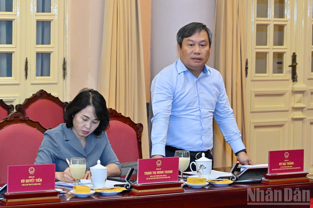 Bí thư Tỉnh ủy Quảng Ninh Vũ Đại Thắng phát biểu ý kiến tại buổi làm việc. ndo_br_6.jpg