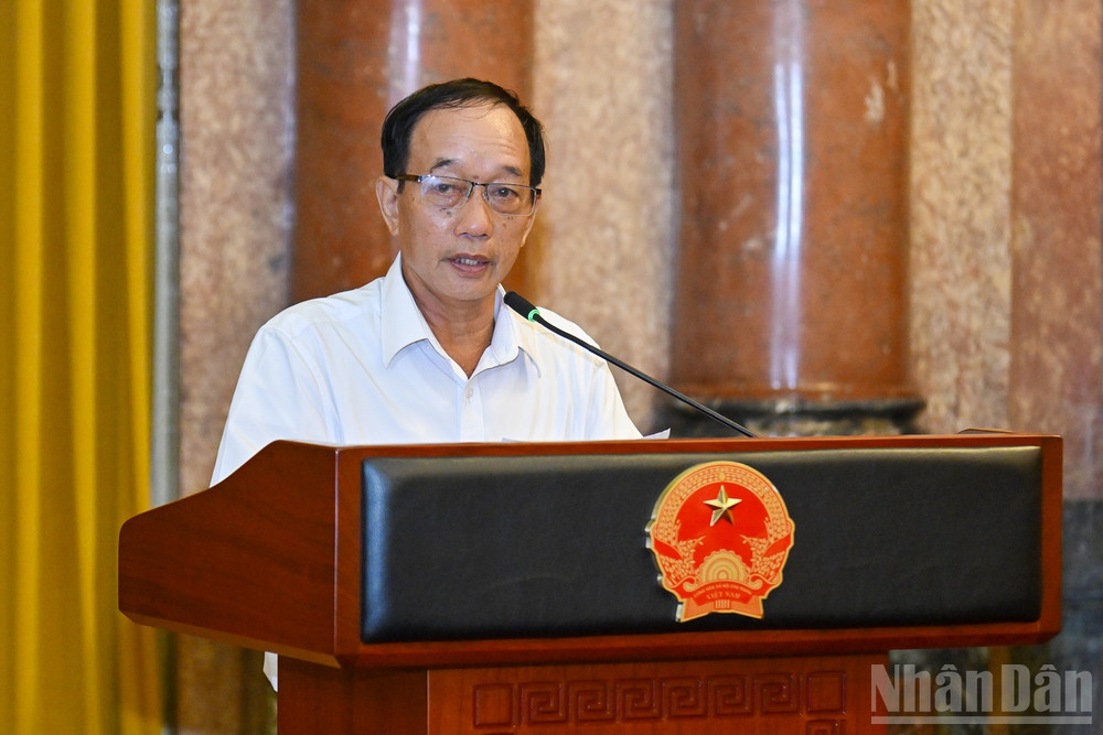 Nghệ nhân Nhân dân Nguyễn Văn Tiếp, Chủ tịch Hiệp hội thủ công mỹ nghệ Quảng Nam phát biểu tại buổi gặp mặt. ndo_br_7.jpg