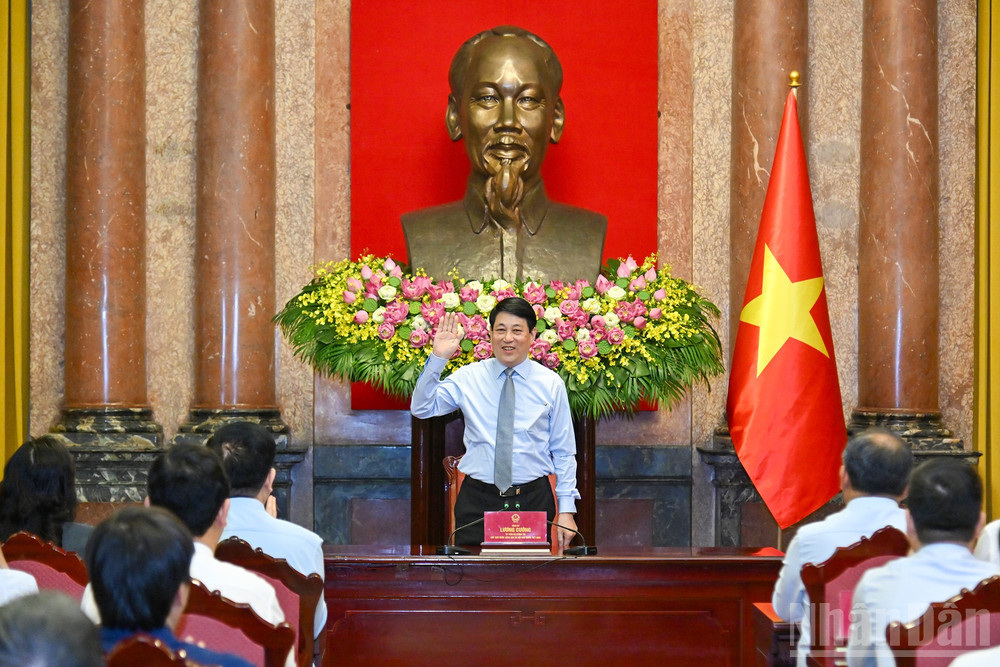 Chủ tịch nước Lương Cường tại buổi gặp mặt các nghệ nhân làng nghề tiêu biểu toàn quốc. ndo_br_3.jpg