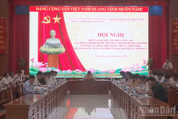 Quang cảnh buổi làm việc. (Ảnh: LINH BẢO)