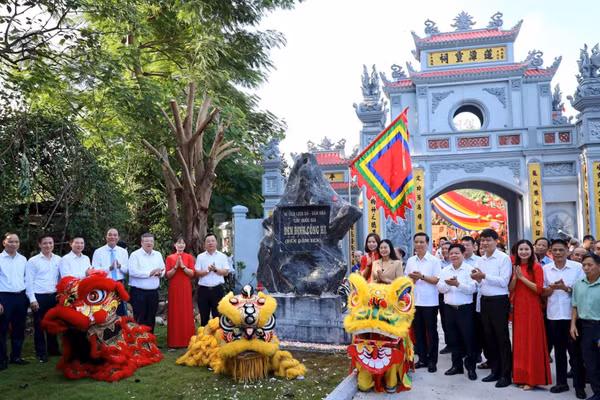 Dự án tu bổ, tôn tạo đền Định Công Hạ (đền Đầm Sen) đã hoàn thành và đang phát huy giá trị di tích hiệu quả. (Ảnh: HIỀN THU)