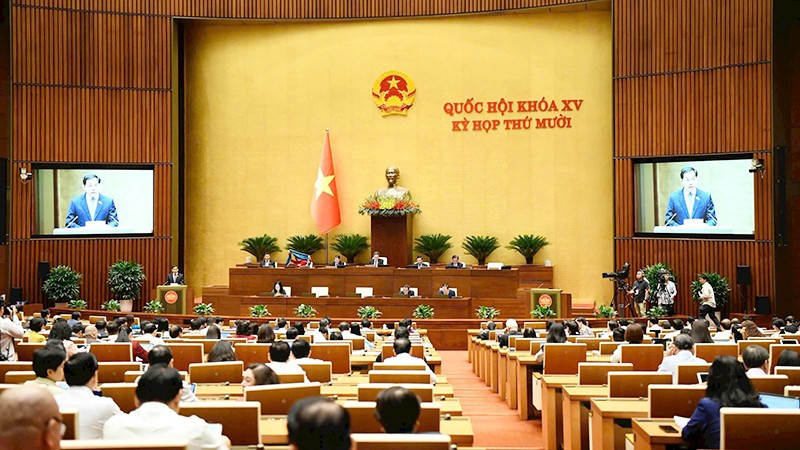 Toàn cảnh phiên thảo luận tại hội trường về bảo vệ môi trường tại kỳ họp thứ mười, Quốc hội khóa XV.