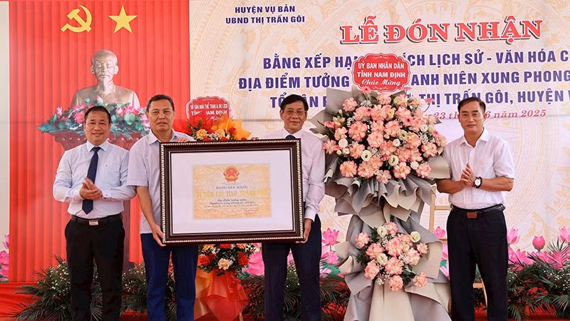 Lễ đón nhận Bằng xếp hạng Di tích lịch sử-văn hóa cấp tỉnh Địa điểm tưởng niệm Thanh niên xung phong ga Núi Gôi.