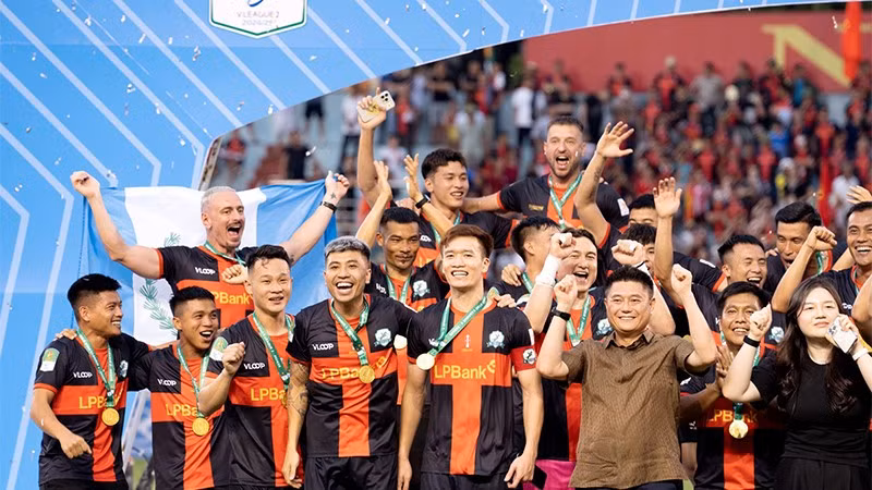 Ninh Bình FC vô địch giải hạng Nhất đầy thuyết phục. Ảnh | NBFC