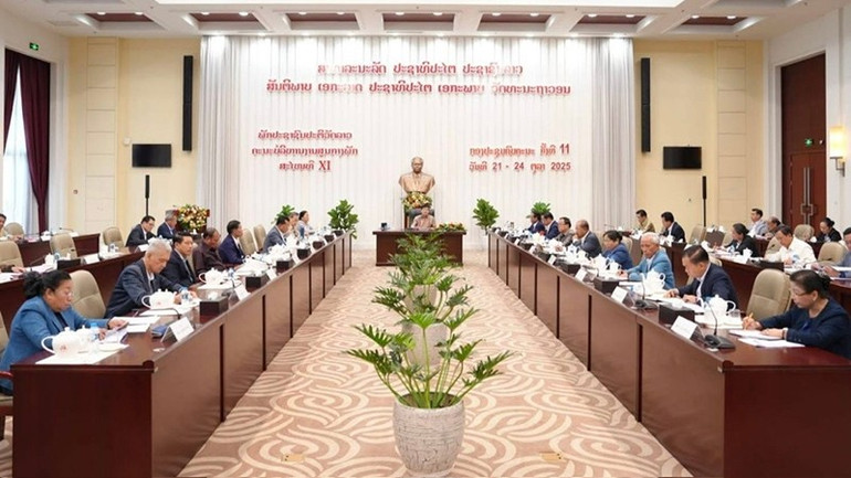 Quang cảnh Hội nghị lần thứ 11 Ban Chấp hành Trung ương Đảng Nhân dân Cách mạng Lào khóa XI. (Ảnh: Báo Pasaxon) 2.jpg