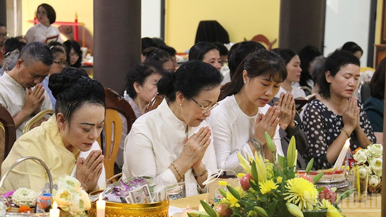 Các đại biểu tham dự buổi lễ. (Ảnh: Hải Tiến) ndo_br_1.jpg