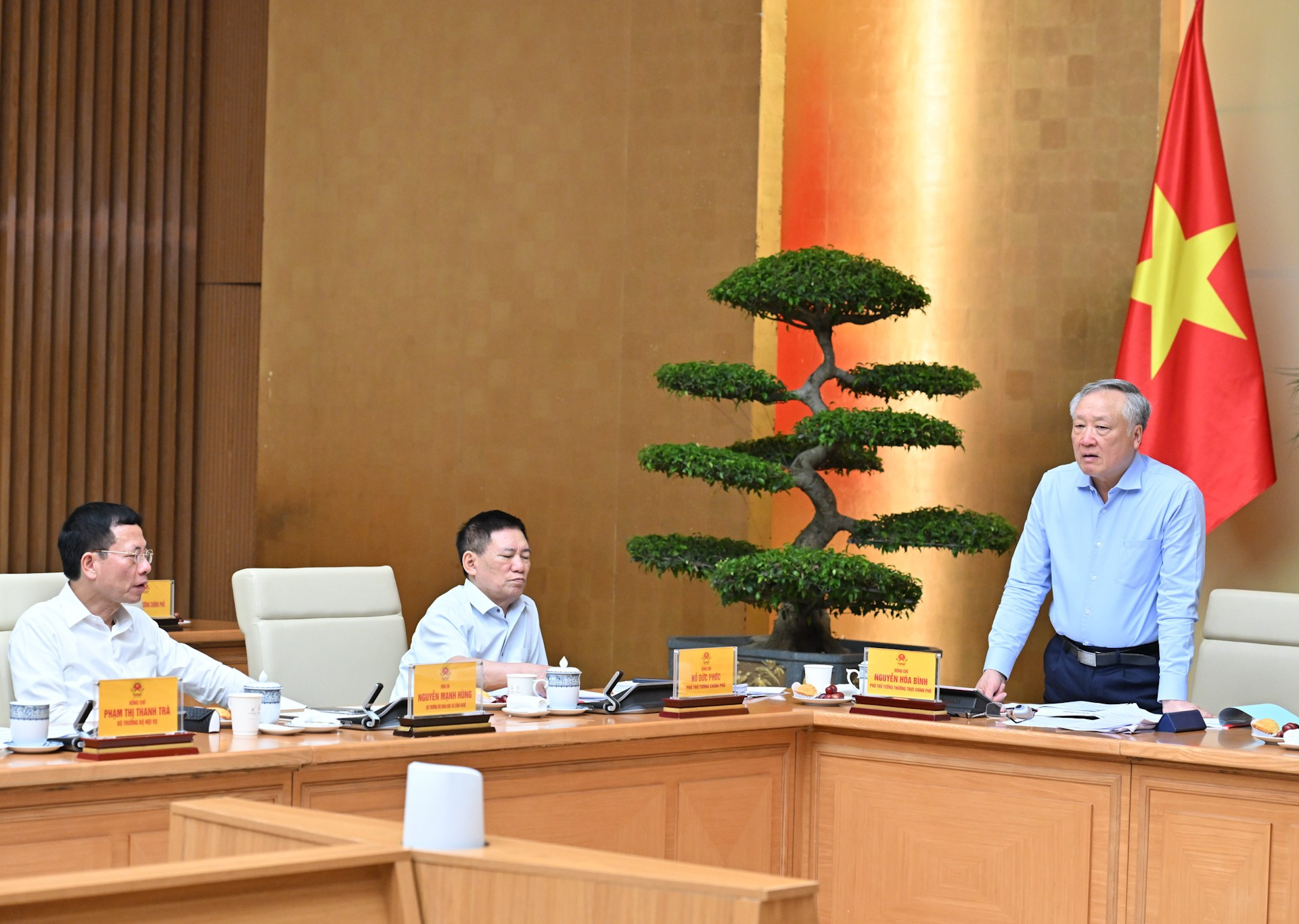 Phó Thủ tướng Thường trực Nguyễn Hoà Bình phát biểu. dsc-5130.jpg