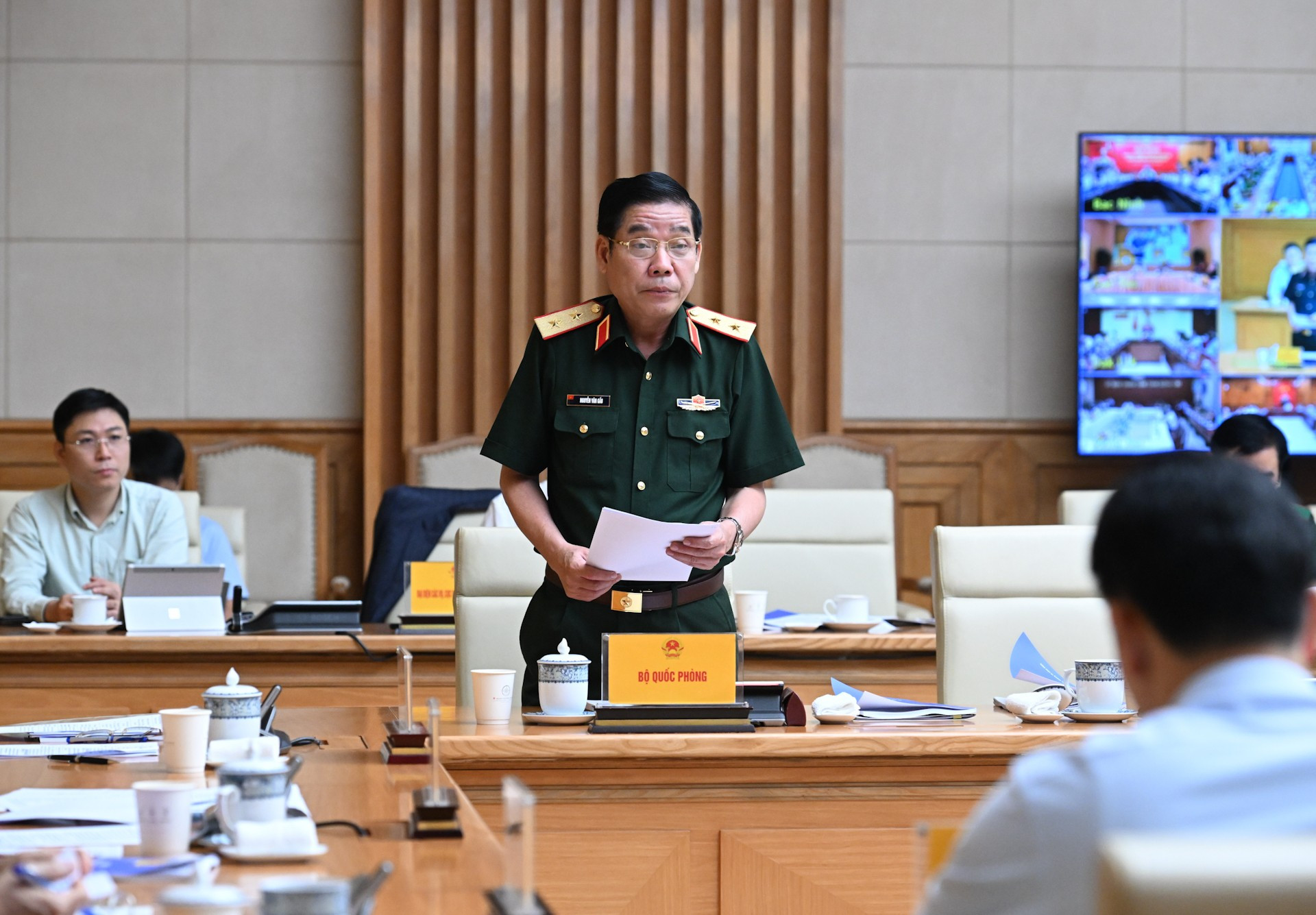 Leftenan Jeneral, Timbalan Menteri Pertahanan Negara Nguyen Van Gau bercakap. dsc-0575.jpg