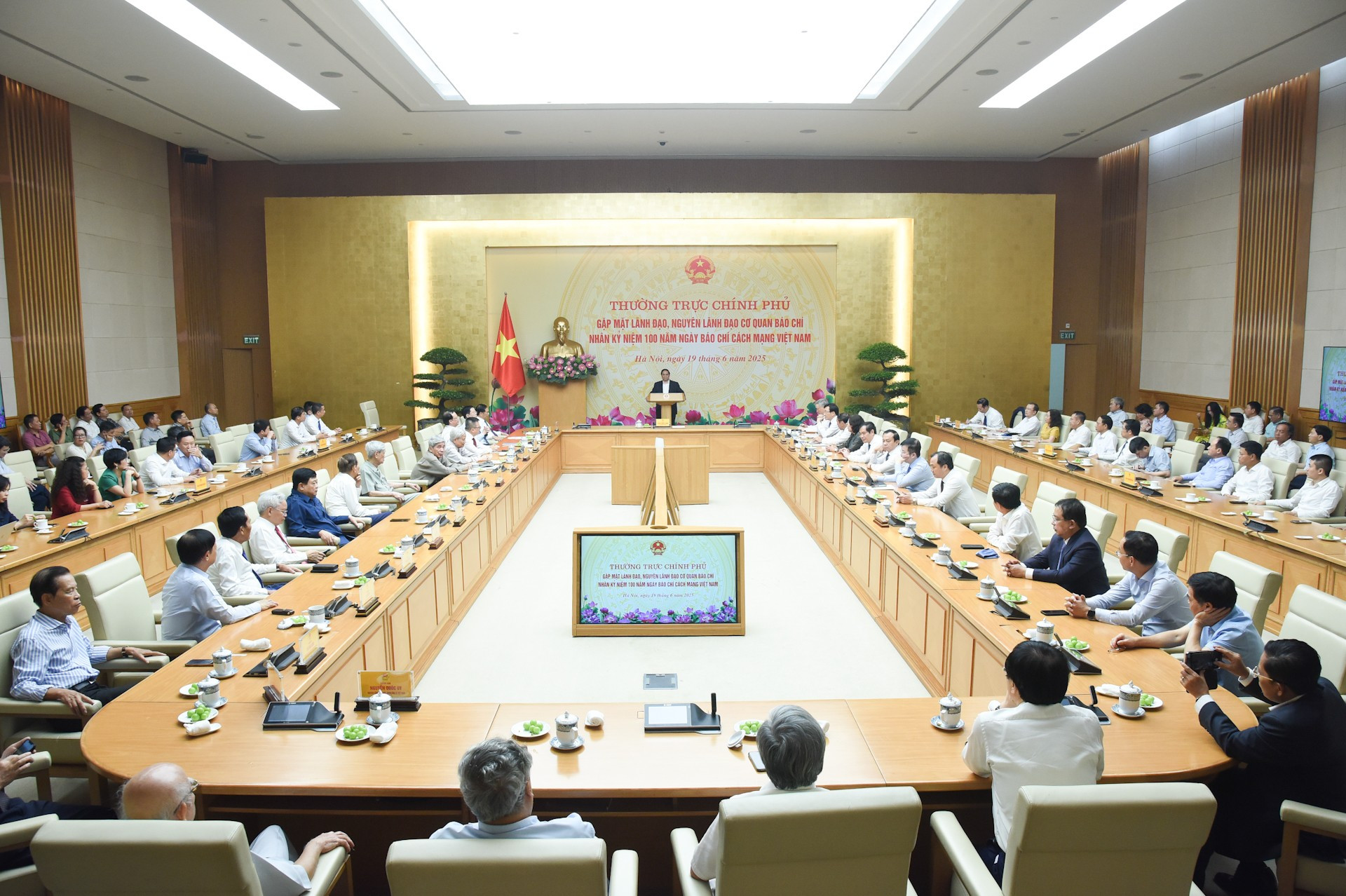 Thủ tướng Phạm Minh Chính chủ trì cuộc gặp của Thường trực Chính phủ với lãnh đạo, nguyên lãnh đạo các cơ quan báo chí . dsc-3484.jpg
