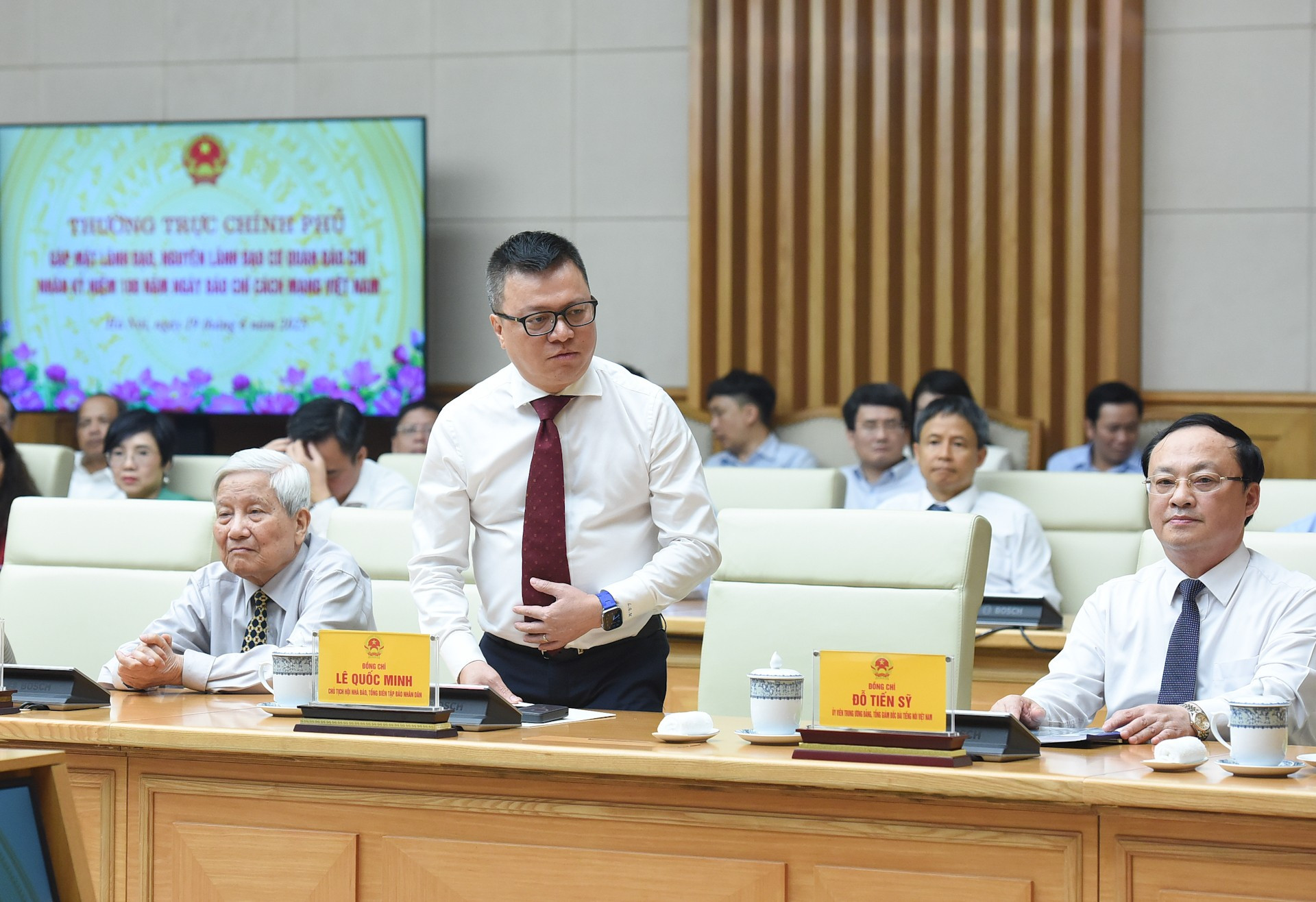 Đồng chí Lê Quốc Minh, Tổng Biên tập Báo Nhân Dân, Phó Trưởng Ban Tuyên giáo và Dân vận Trung ương, Chủ tịch Hội Nhà báo Việt Nam phát biểu ý kiến. dsc-3472.jpg