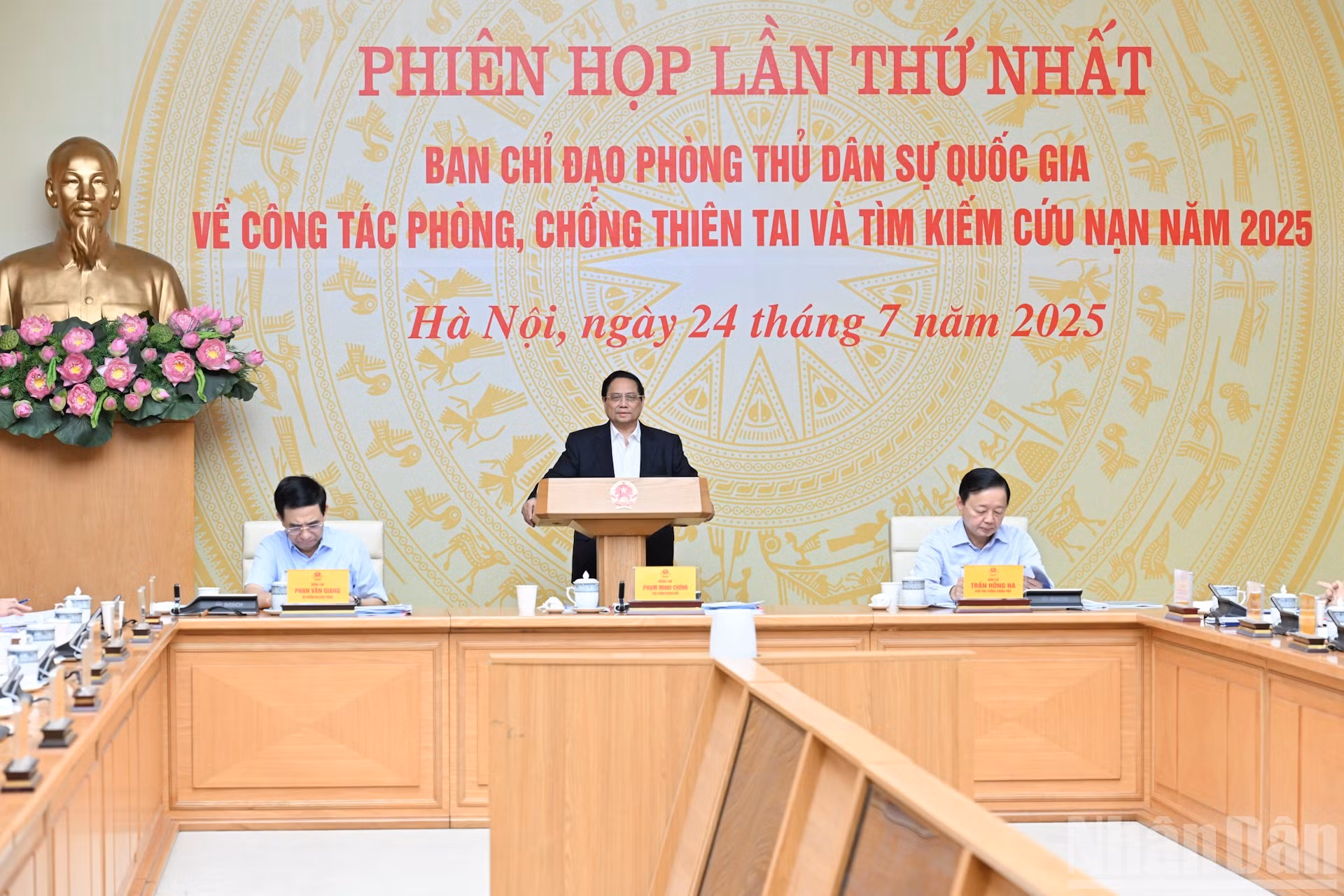 Thủ tướng Phạm Minh Chính - Trưởng Ban Chỉ đạo Phòng thủ dân sự quốc gia về công tác phòng, chống thiên tai và tìm kiếm cứu nạn năm 2025 chủ trì phiên họp.