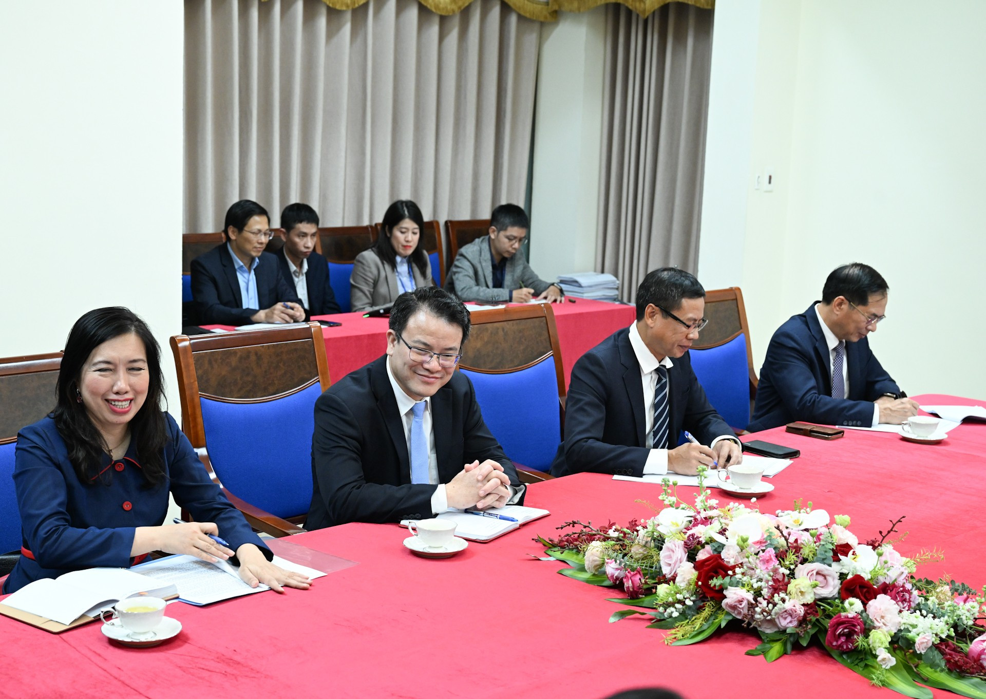 В телеконференции приняли участие заместитель премьер-министра Буй Тхань Сон и представители различных министерств и ведомств. dsc-5254.jpg