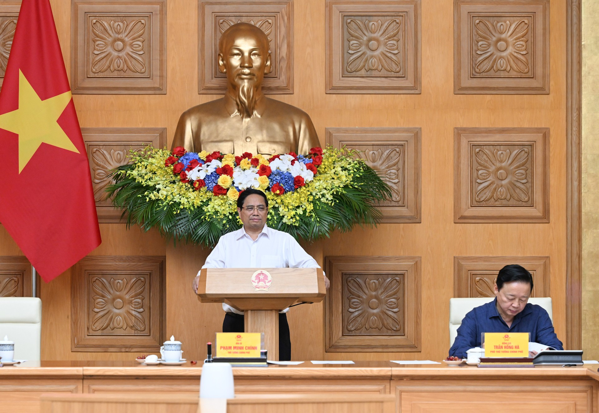 Thủ tướng Phạm Minh Chính chủ trì họp triển khai khắc phục hậu quả bão số 10.