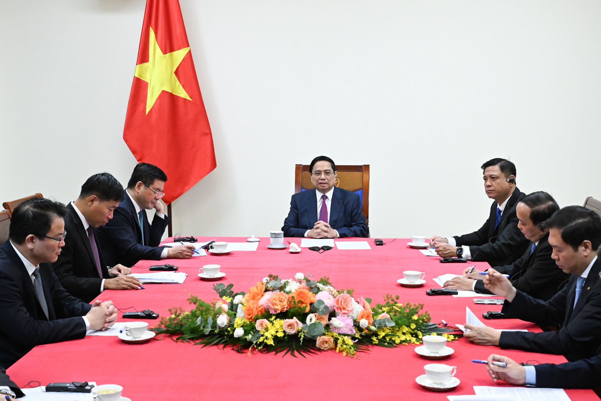 Thủ tướng Phạm Minh Chính điện đàm với Thủ tướng Vương quốc Campuchia Samdech Moha Bovor Thipadei Hun Manet.