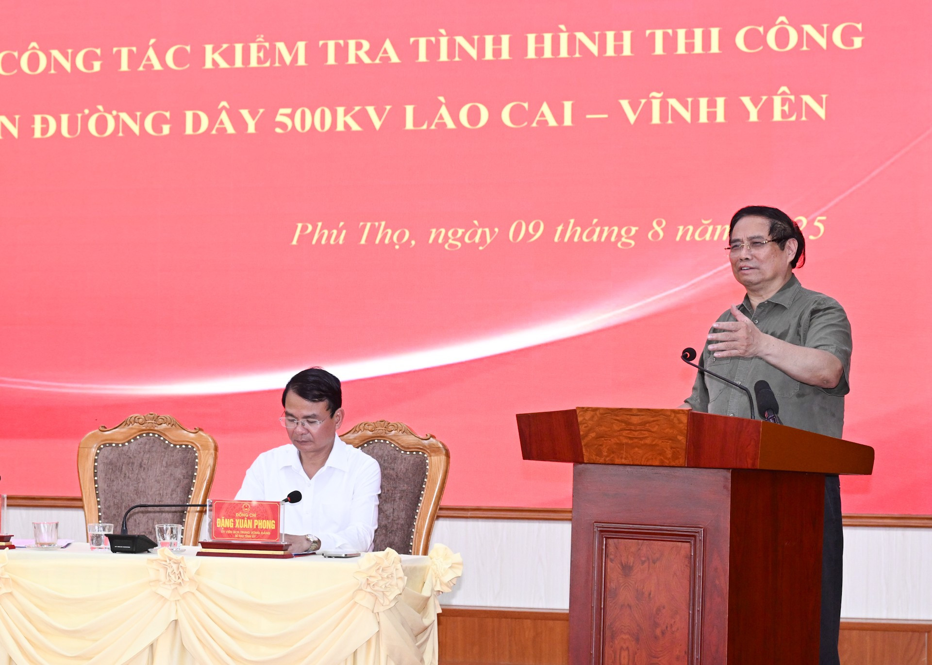 Thủ tướng phát biểu ý kiến chỉ đạo cuộc họp với các bộ, ngành, lực lượng, đơn vị về tiến độ Dự án Đường dây 500kV Lào Cai-Vĩnh Yên. dsc-5180.jpg