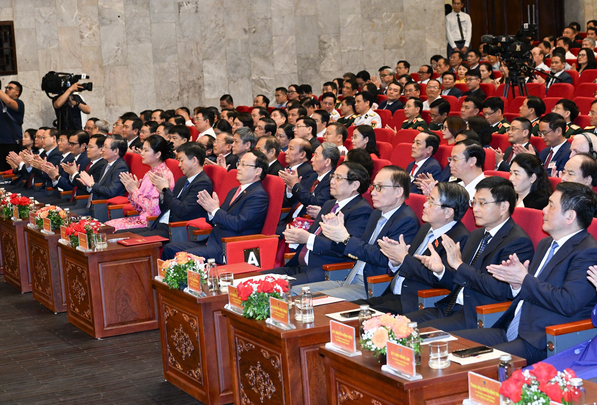 Thủ tướng Phạm Minh Chính và các đại biểu tham dự Lễ kỷ niệm 80 năm Ngày thành lập Đài Tiếng nói Việt Nam. dsc-2041.jpg