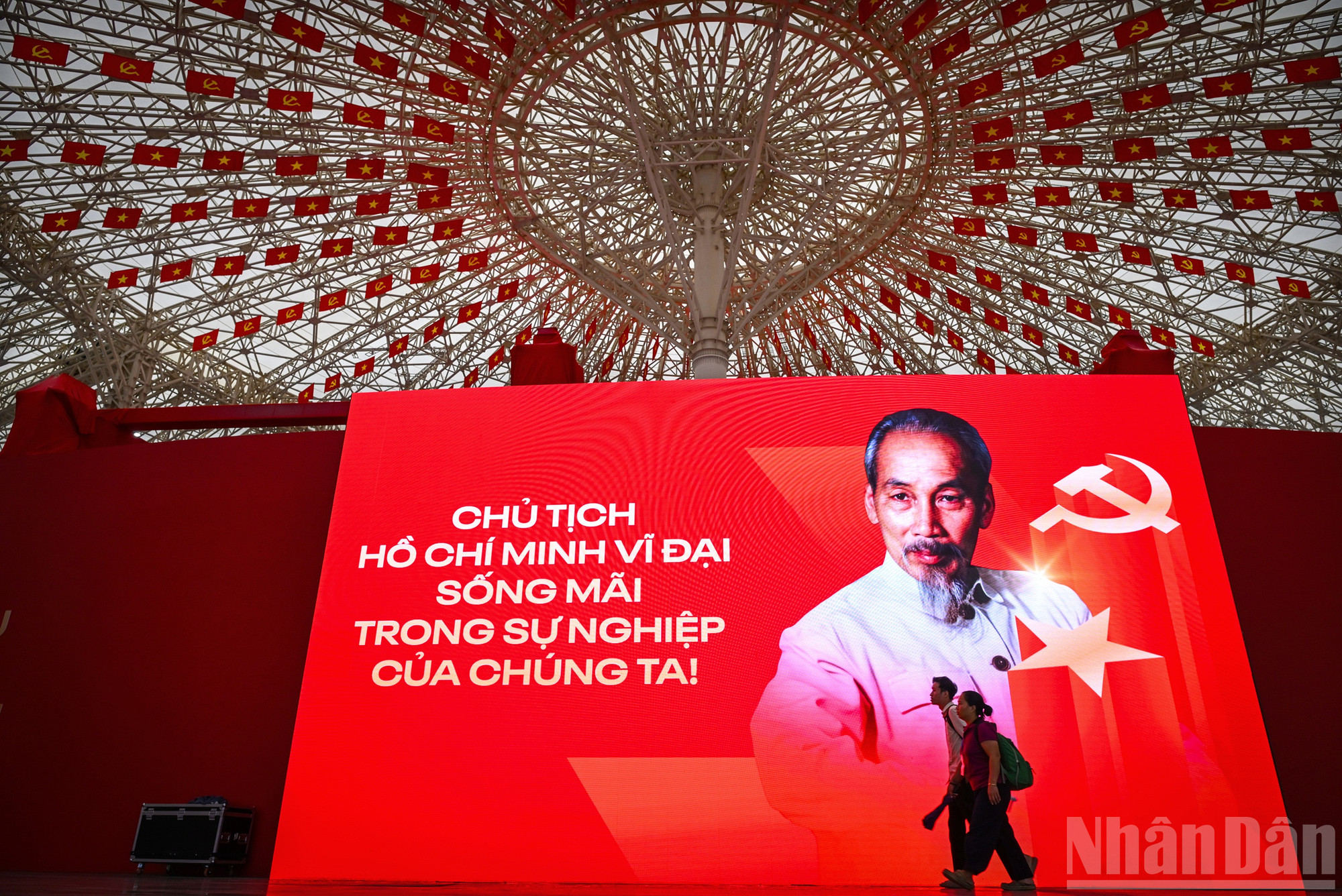Triển lãm 95 năm Cờ Đảng soi đường diễn ra từ ngày 28/8 đến ngày 5/9/2025 tại Trung tâm Hội chợ Triển lãm quốc gia. ndo_br_1a.jpg