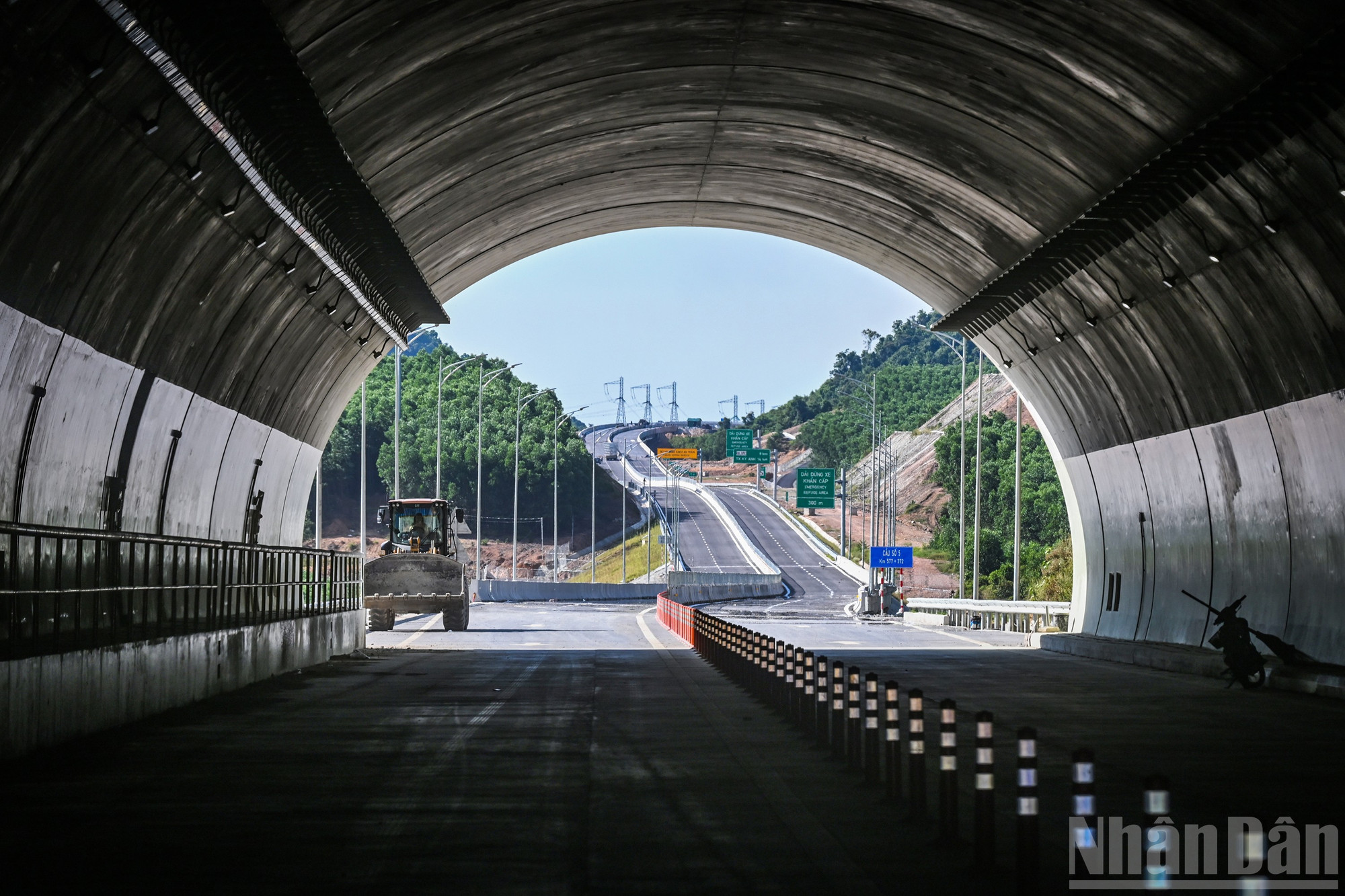 Đèo Bụt là hầm đường bộ duy nhất trong chiều dài hơn 107km tuyến cao tốc bắc-nam phía đông qua tỉnh Hà Tĩnh. Công trình do Ban Quản lý dự án 6 (Bộ Giao thông vận tải, nay là Bộ Xây dựng) làm chủ đầu tư. ndo_br_22a.jpg